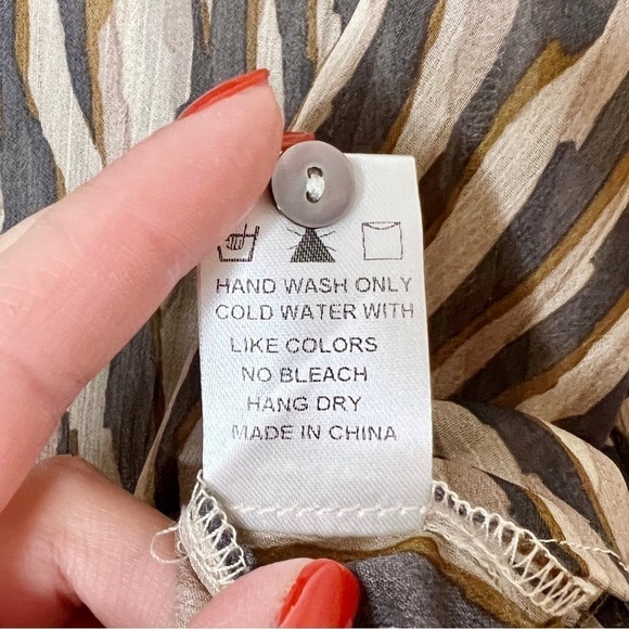 Vici Tan Zebra Tie Neck Balloon Sleeve Button Front Women’s Blouse Sz S - Picture 7 of 12